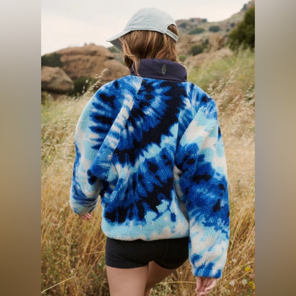 NWT FP MOVEMENT Rocky Ridge Hit The Slopes Printed Pullover Ocean Tie Dye Combo - Picture 2 of 7